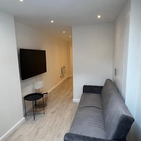 Luxury 2 Bedroom Apartment Near The O2 And Canary Wharf
